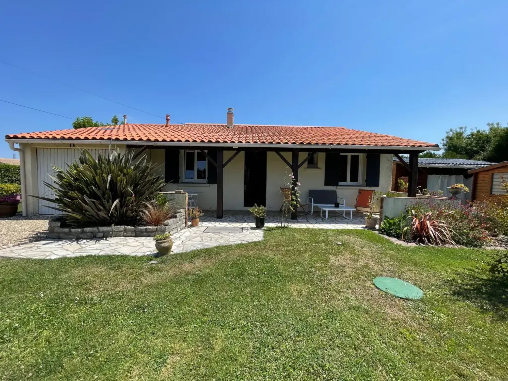 Maison rénovée 4 pièces avec jardin à Meschers sur Gironde