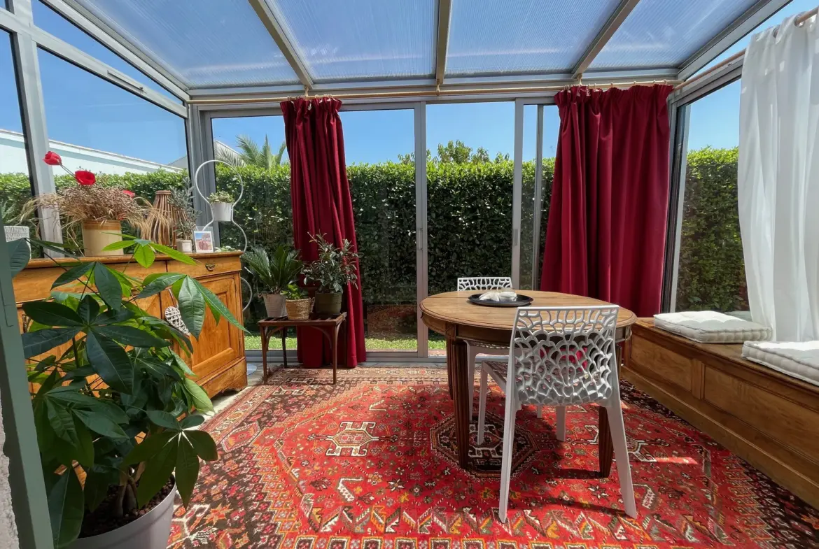 Maison rénovée 4 pièces avec jardin à Meschers sur Gironde 