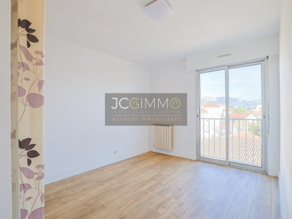 Appartement T3 lumineux avec terrasse et garage à La Seyne-sur-Mer 