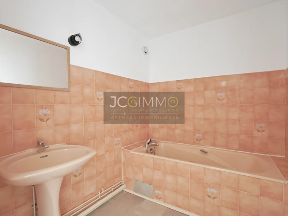 Appartement T3 lumineux avec terrasse et garage à La Seyne-sur-Mer 