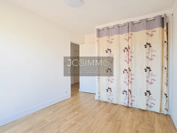 Appartement T3 lumineux avec terrasse et garage à La Seyne-sur-Mer 