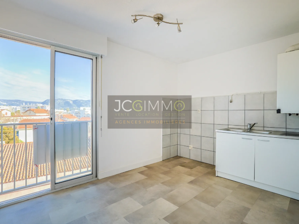 Appartement T3 lumineux avec terrasse et garage à La Seyne-sur-Mer 