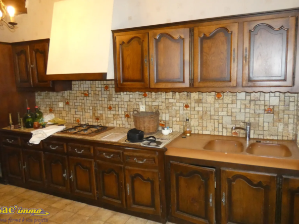 Maison de Ville à Courpière - 6 Chambres à Vendre 