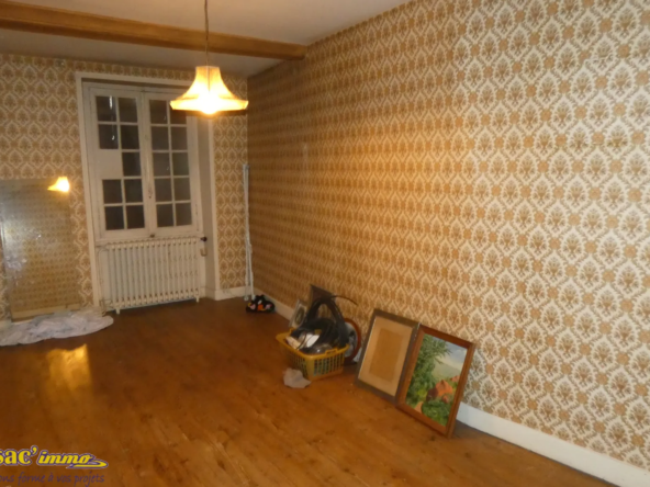 Maison de Ville à Courpière - 6 Chambres à Vendre 