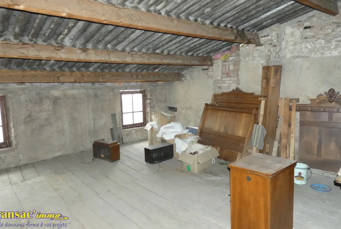 Maison de Ville à Courpière - 6 Chambres à Vendre 