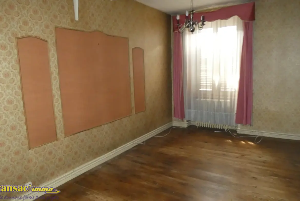 Maison de Ville à Courpière - 6 Chambres à Vendre 