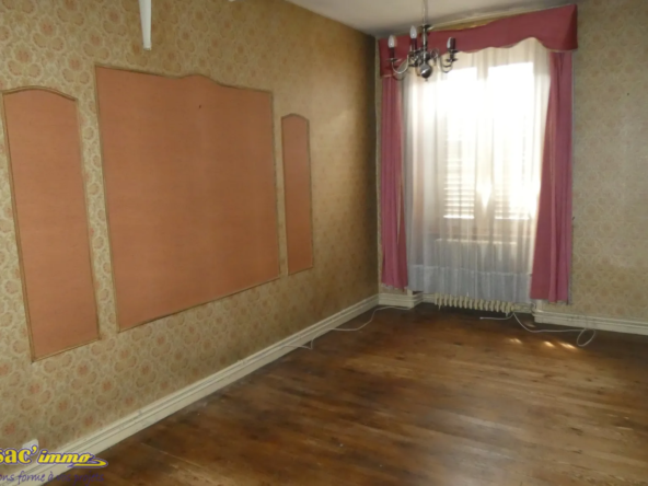 Maison de Ville à Courpière - 6 Chambres à Vendre 