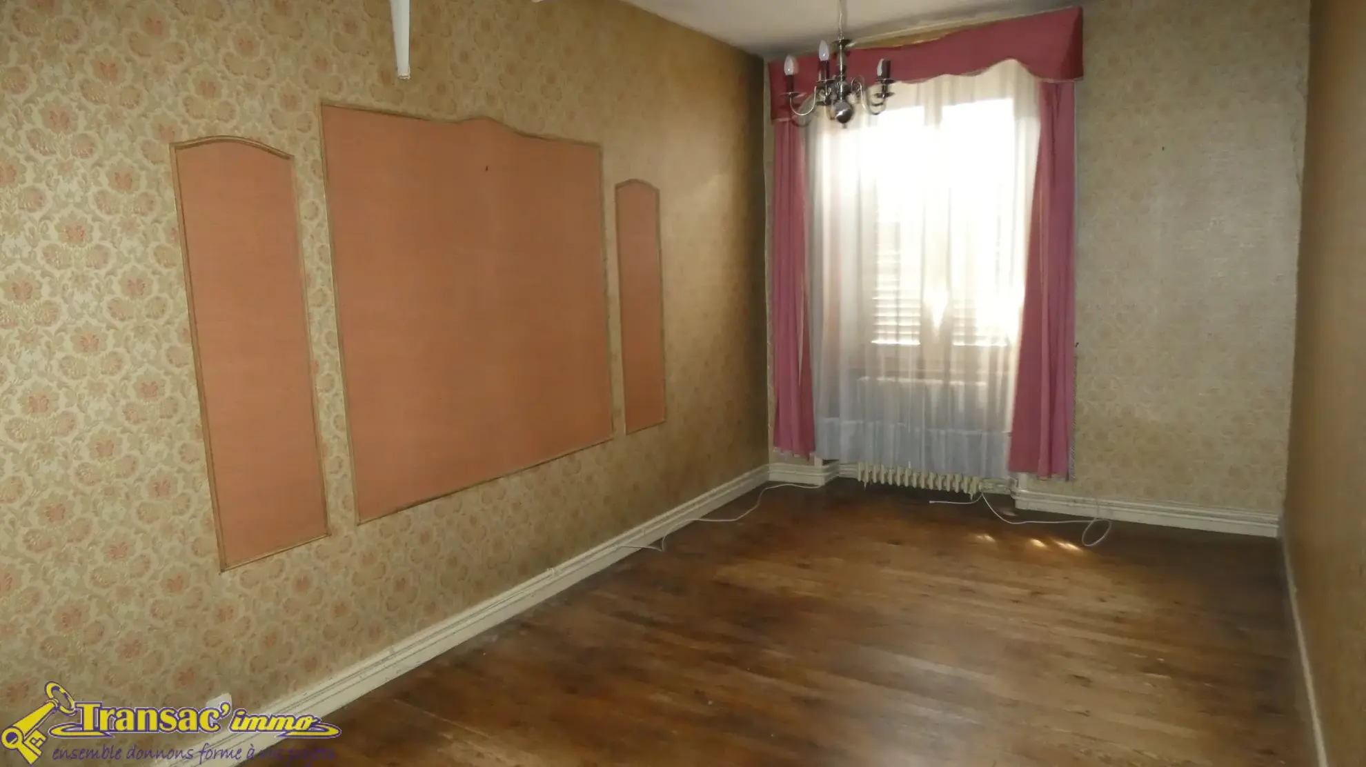 Maison de Ville à Courpière - 6 Chambres à Vendre 
