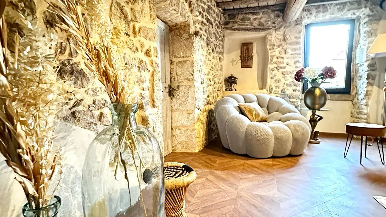 Charmante maison de village rénovée à Collias - 86 m² 
