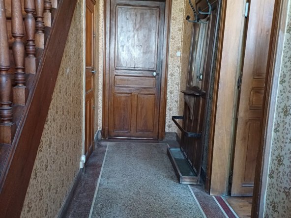 Maison authentique des années 30 à Vichy à rénover 