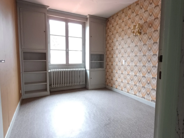 Maison authentique des années 30 à Vichy à rénover 