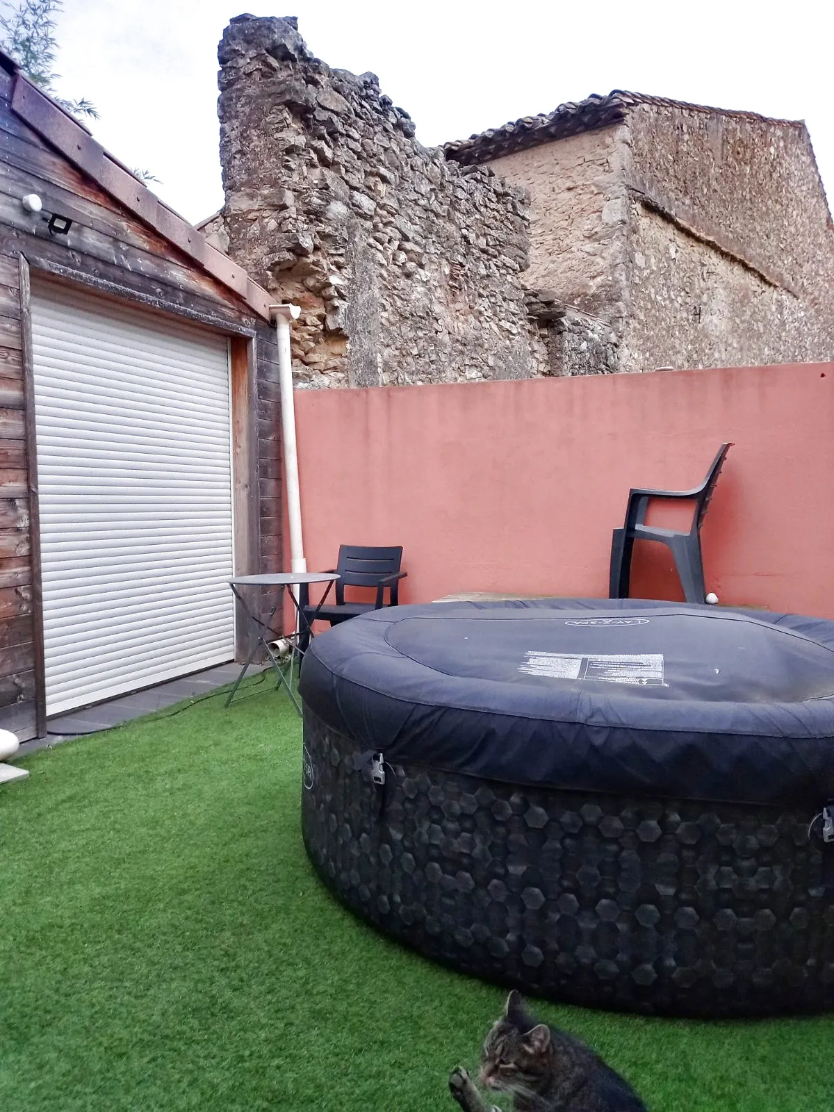 Appartement 153 m2 à Névian - 4 Chambres avec Terrasse et Parking 