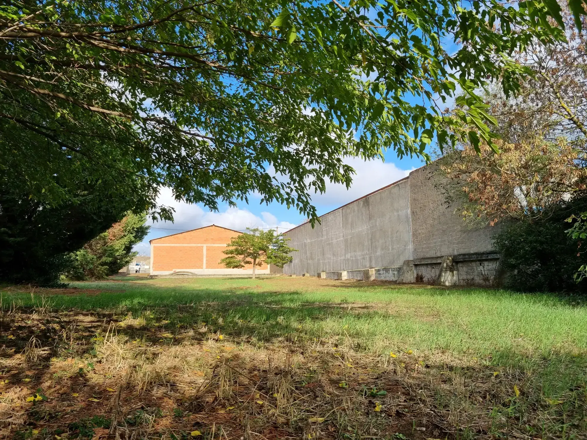 Terrain constructible de 1443 m² à Ventenac-en-Minervois 