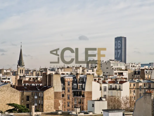 Studio lumineux avec balcon au dernier étage à Paris 15 