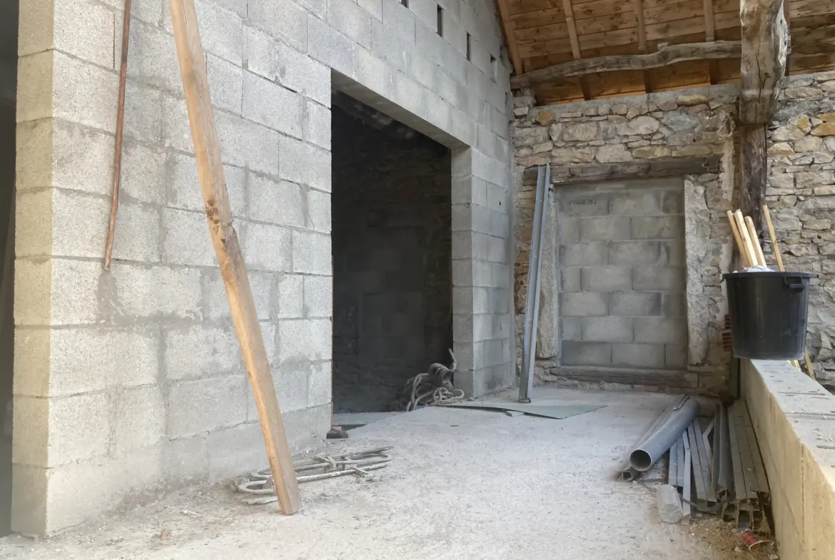 Grange de 90 m² à vendre à Sault Brenaz, transformable en habitation 