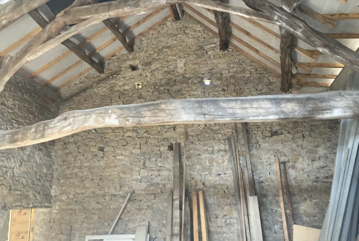 Grange de 90 m² à vendre à Sault Brenaz, transformable en habitation 