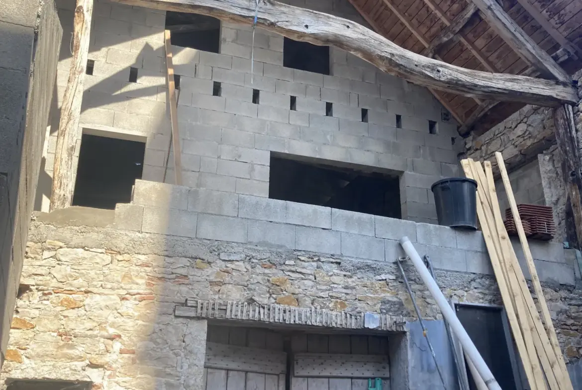 Grange de 90 m² à vendre à Sault Brenaz, transformable en habitation 