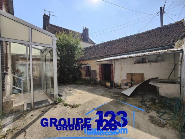Charmante Maison à Vendre à Brienon-sur-Armançon avec Dépendance 