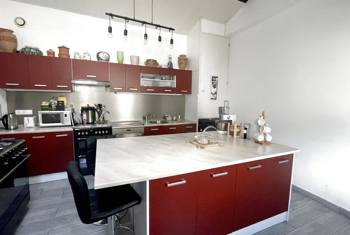 Maison de Village Rénovée à Vendre - 15 min de Vihiers 