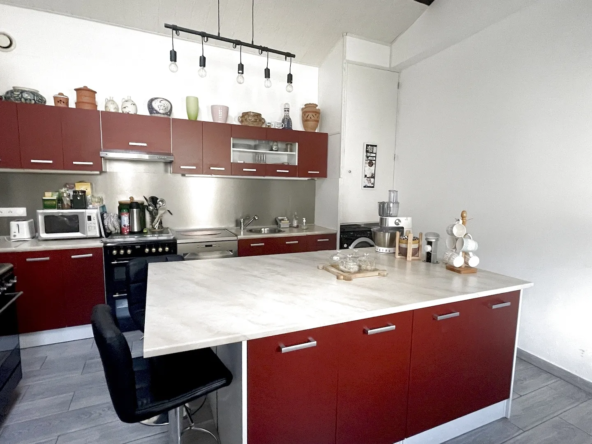 Maison de Village Rénovée à Vendre - 15 min de Vihiers 