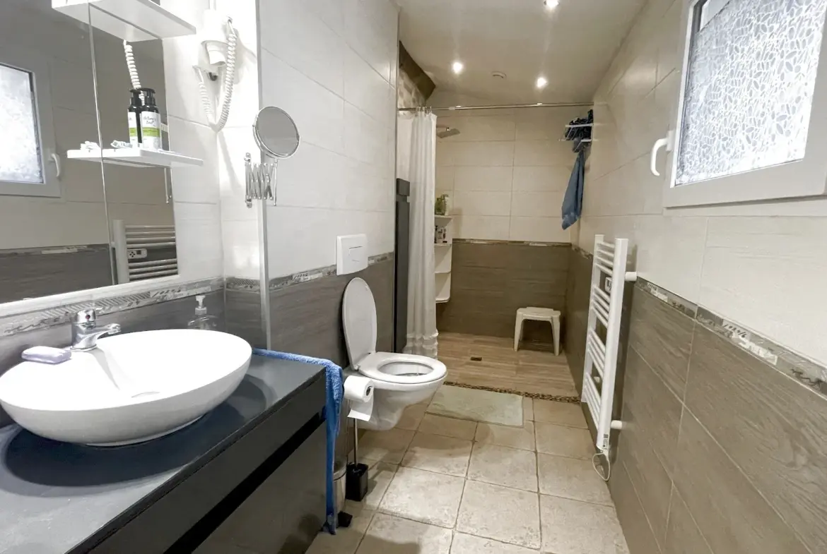 Maison de Village Rénovée à Vendre - 15 min de Vihiers 