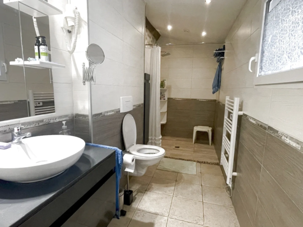 Maison de Village Rénovée à Vendre - 15 min de Vihiers 