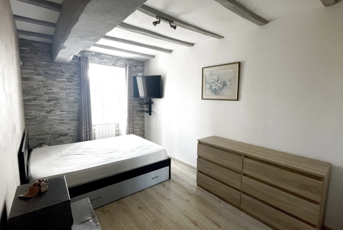Maison de Village Rénovée à Vendre - 15 min de Vihiers 