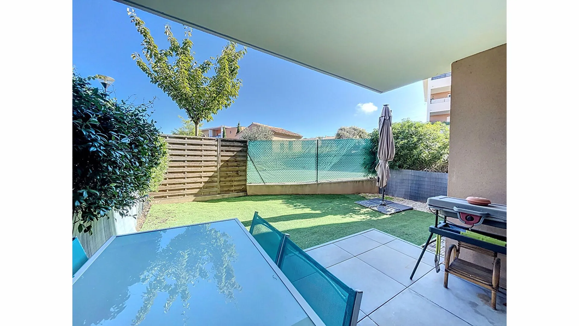 Appartement Type 2 à Gardanne avec Terrasse et Box Fermé 