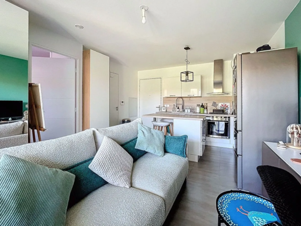 Appartement Type 2 à Gardanne avec Terrasse et Box Fermé 