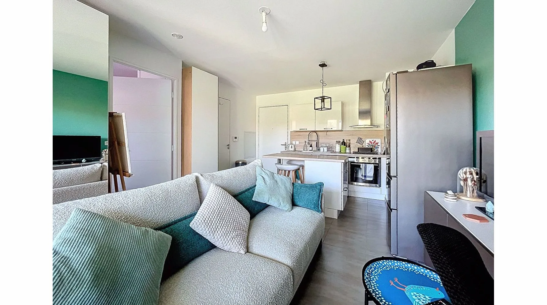 Appartement Type 2 à Gardanne avec Terrasse et Box Fermé 