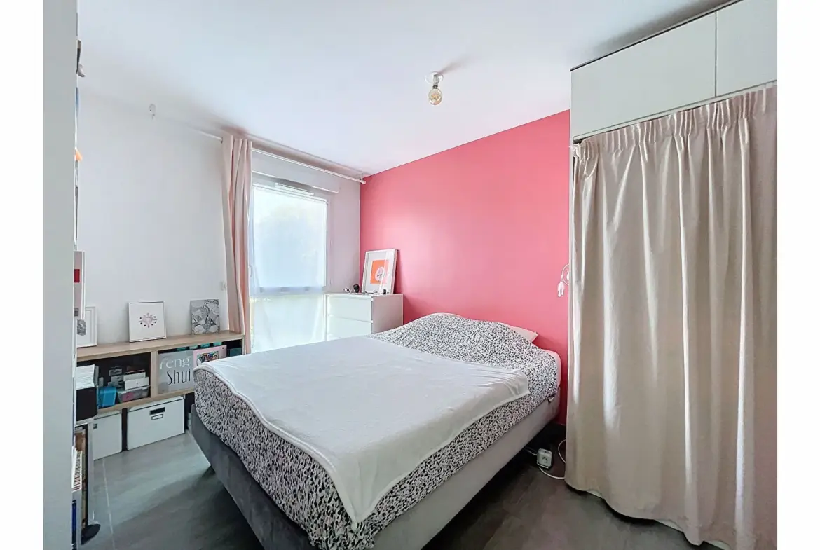 Appartement Type 2 à Gardanne avec Terrasse et Box Fermé 