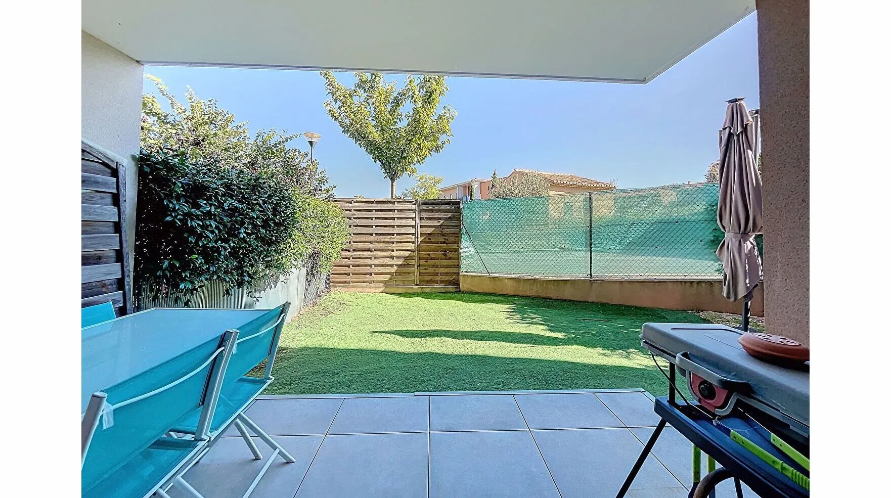 Appartement Type 2 à Gardanne avec Terrasse et Box Fermé 