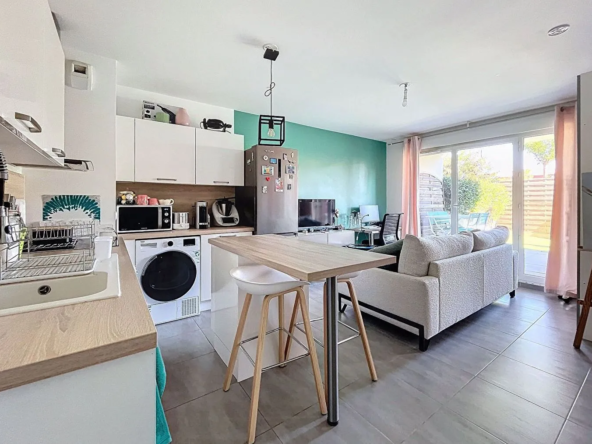 Appartement Type 2 à Gardanne avec Terrasse et Box Fermé 