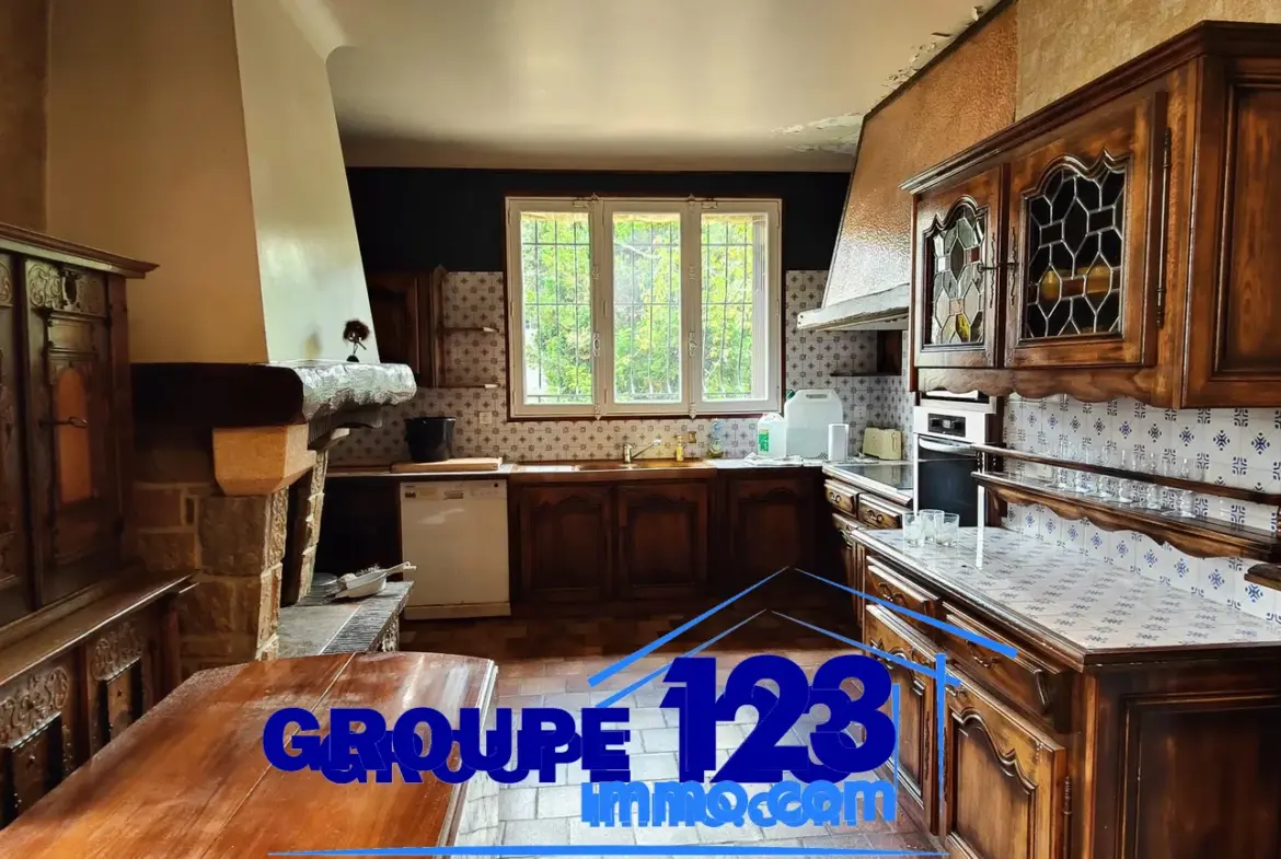 Maison Familiale avec Piscine et Grand Terrain à Cheny 
