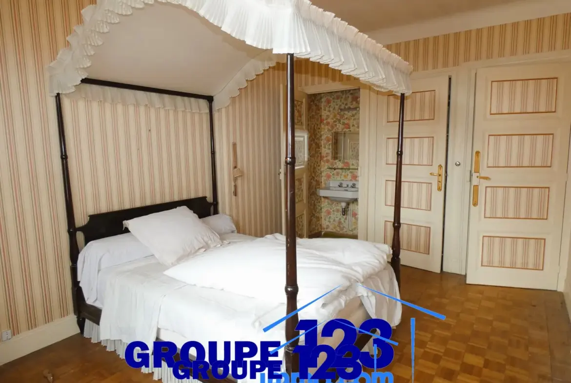Maison Familiale avec Piscine et Grand Terrain à Cheny 