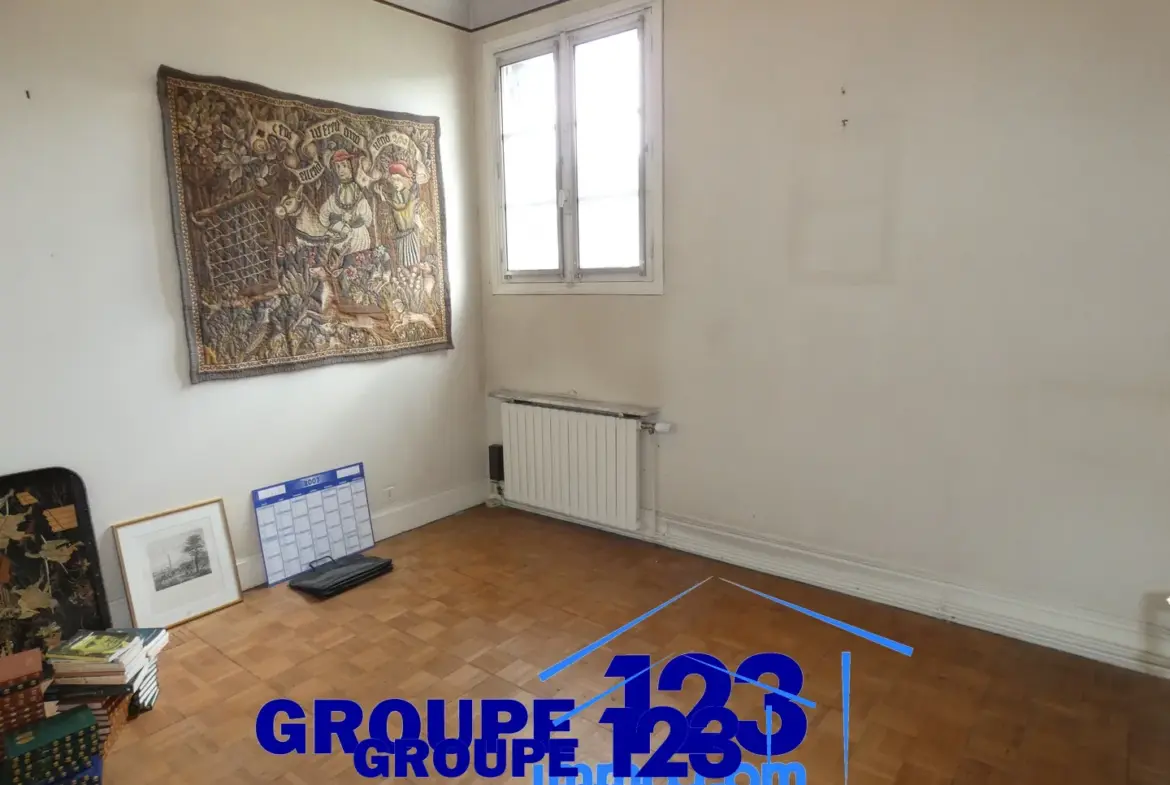 Maison Familiale avec Piscine et Grand Terrain à Cheny 