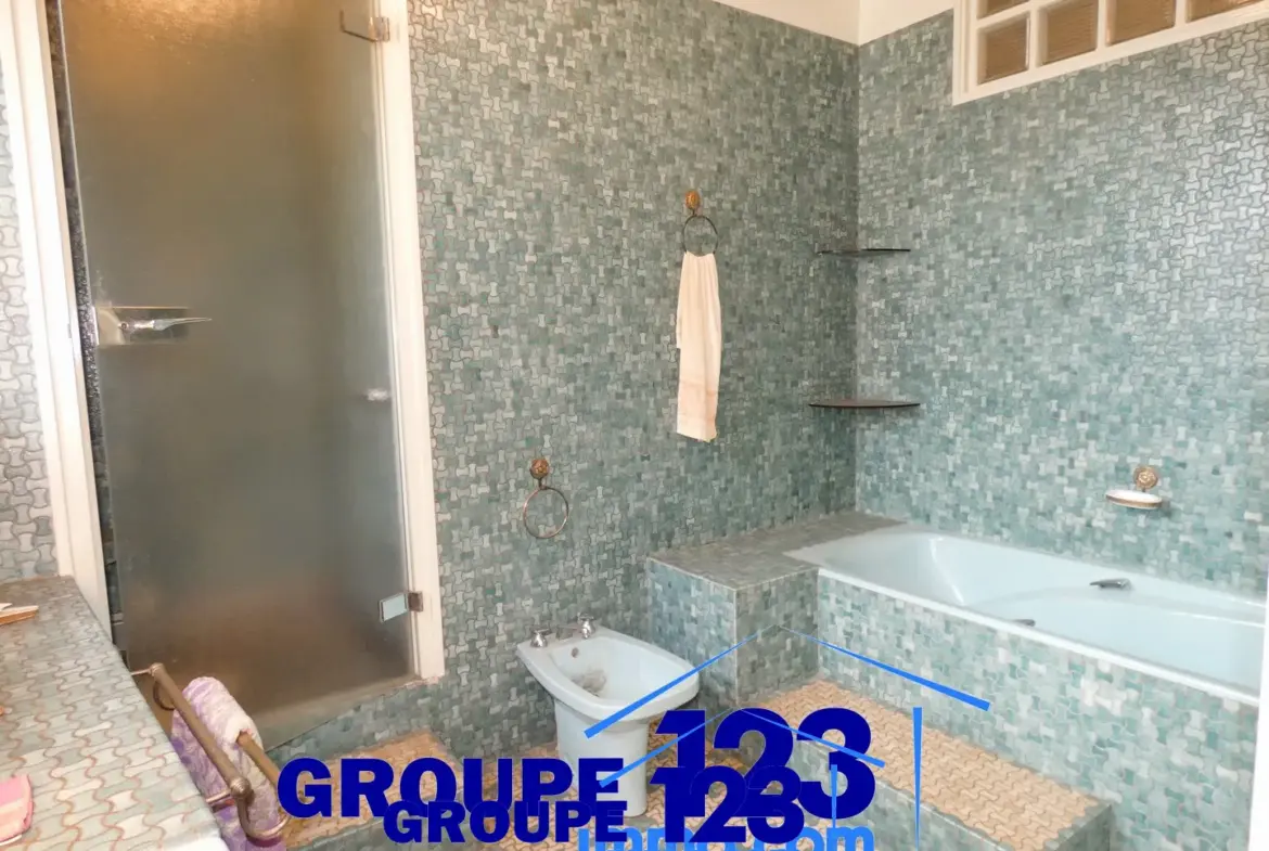 Maison Familiale avec Piscine et Grand Terrain à Cheny 