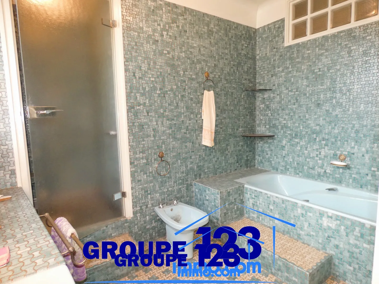 Maison Familiale avec Piscine et Grand Terrain à Cheny 