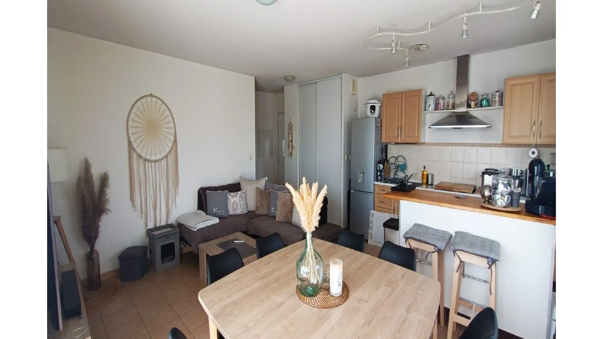 Superbe Appartement T3 avec Terrasse et Balcon à Vitrolles 