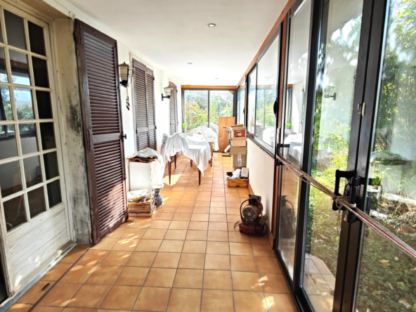 Maison à rénover avec terrain spacieux à Bussy-en-Othe 