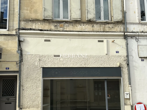 Immeuble d'Habitation avec Local Commercial à Libourne 