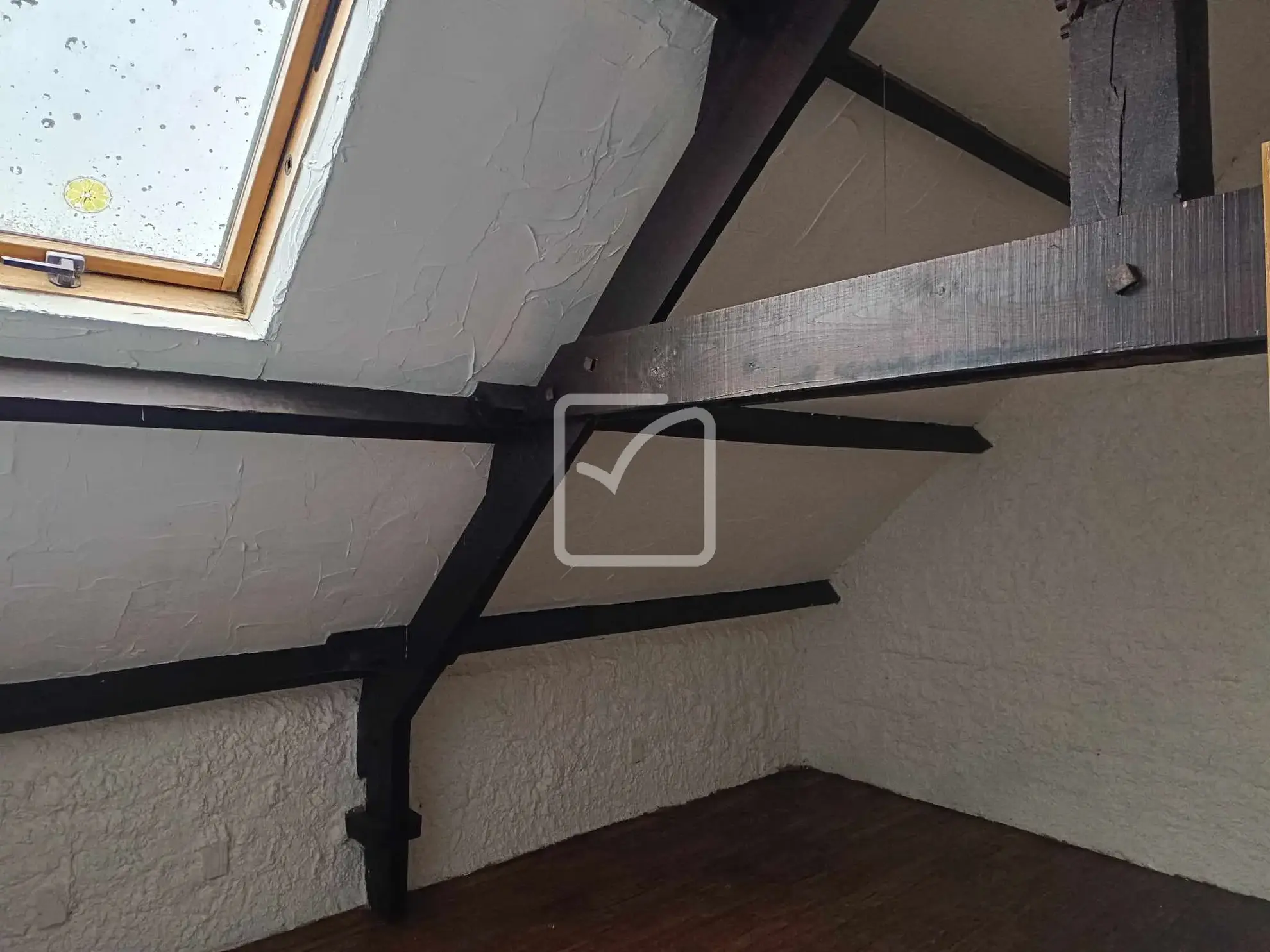 Grande maison avec potentiel à Mohon - 323 m² sur 3200 m² de terrain 