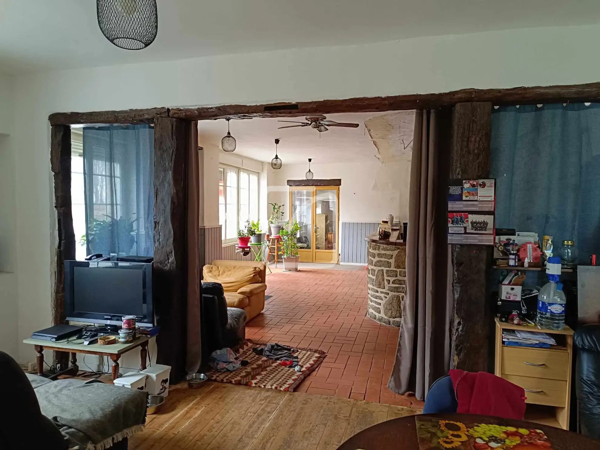 Grande maison avec potentiel à Mohon - 323 m² sur 3200 m² de terrain 