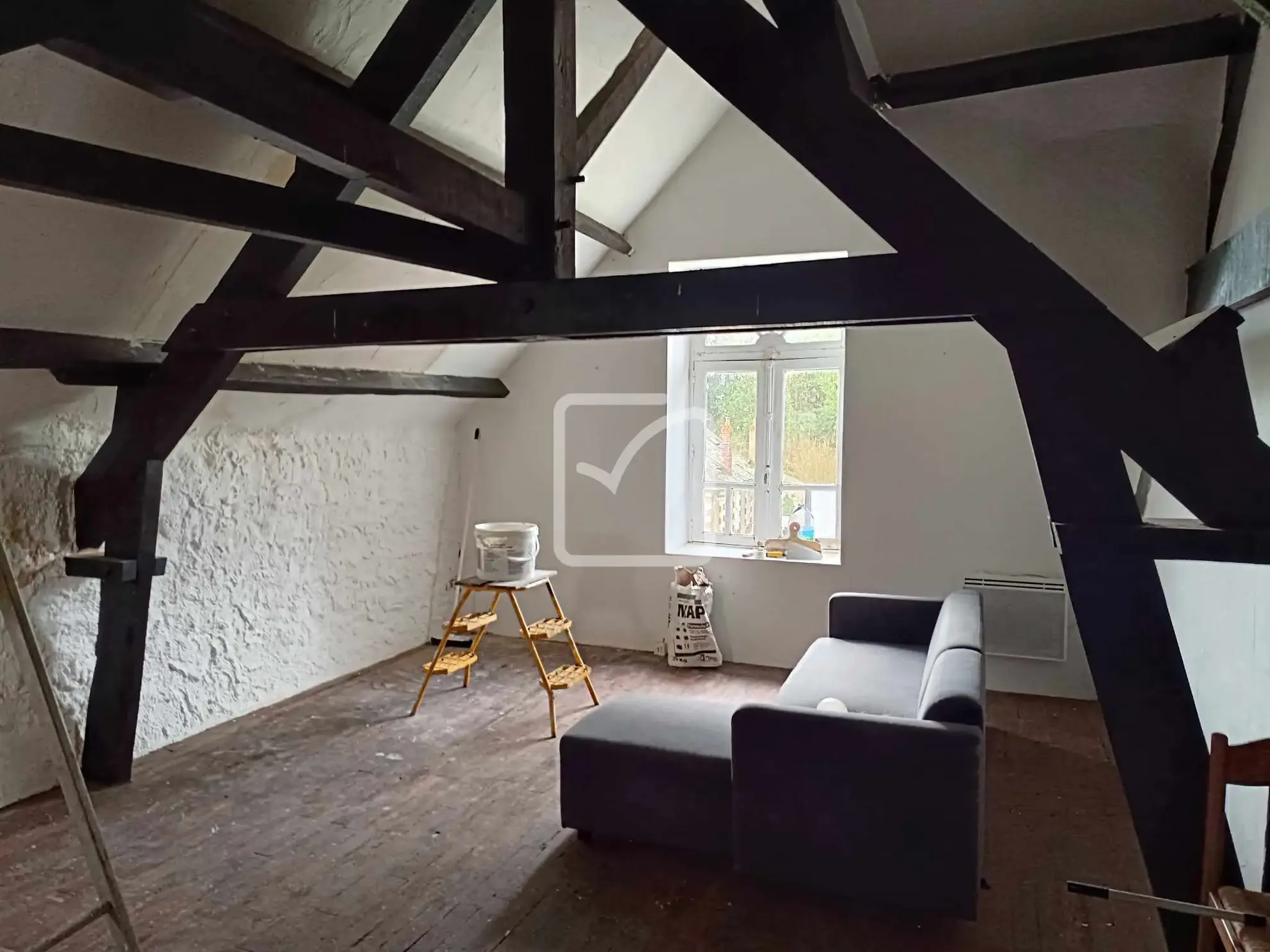 Grande maison avec potentiel à Mohon - 323 m² sur 3200 m² de terrain 