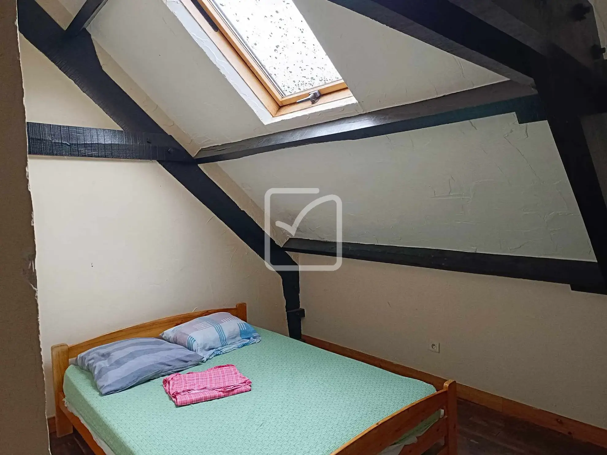 Grande maison avec potentiel à Mohon - 323 m² sur 3200 m² de terrain 