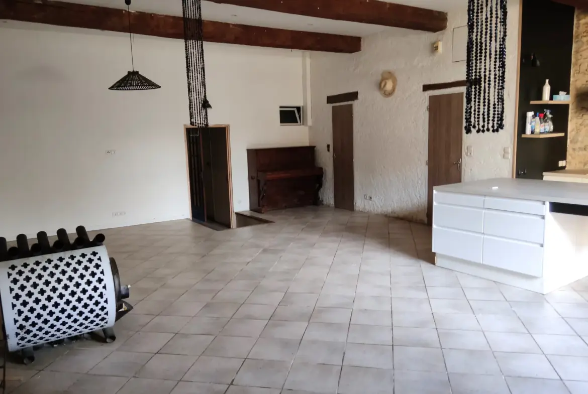 Maison familiale en pierre à vendre à Félines-Minervois 