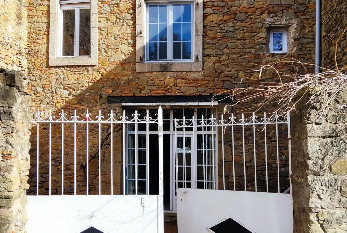 Maison familiale en pierre à vendre à Félines-Minervois 