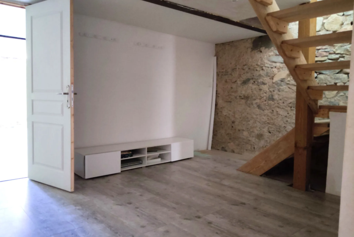 Maison familiale en pierre à vendre à Félines-Minervois 