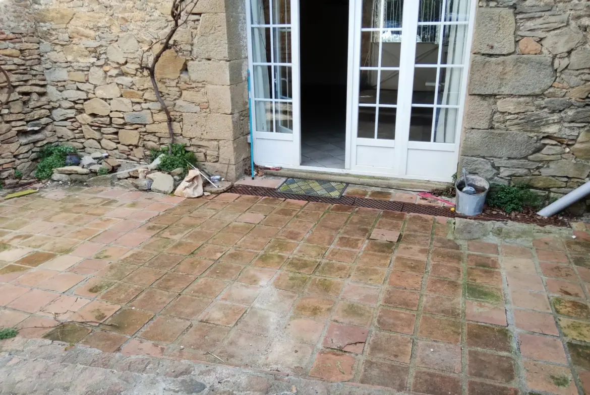 Maison familiale en pierre à vendre à Félines-Minervois 