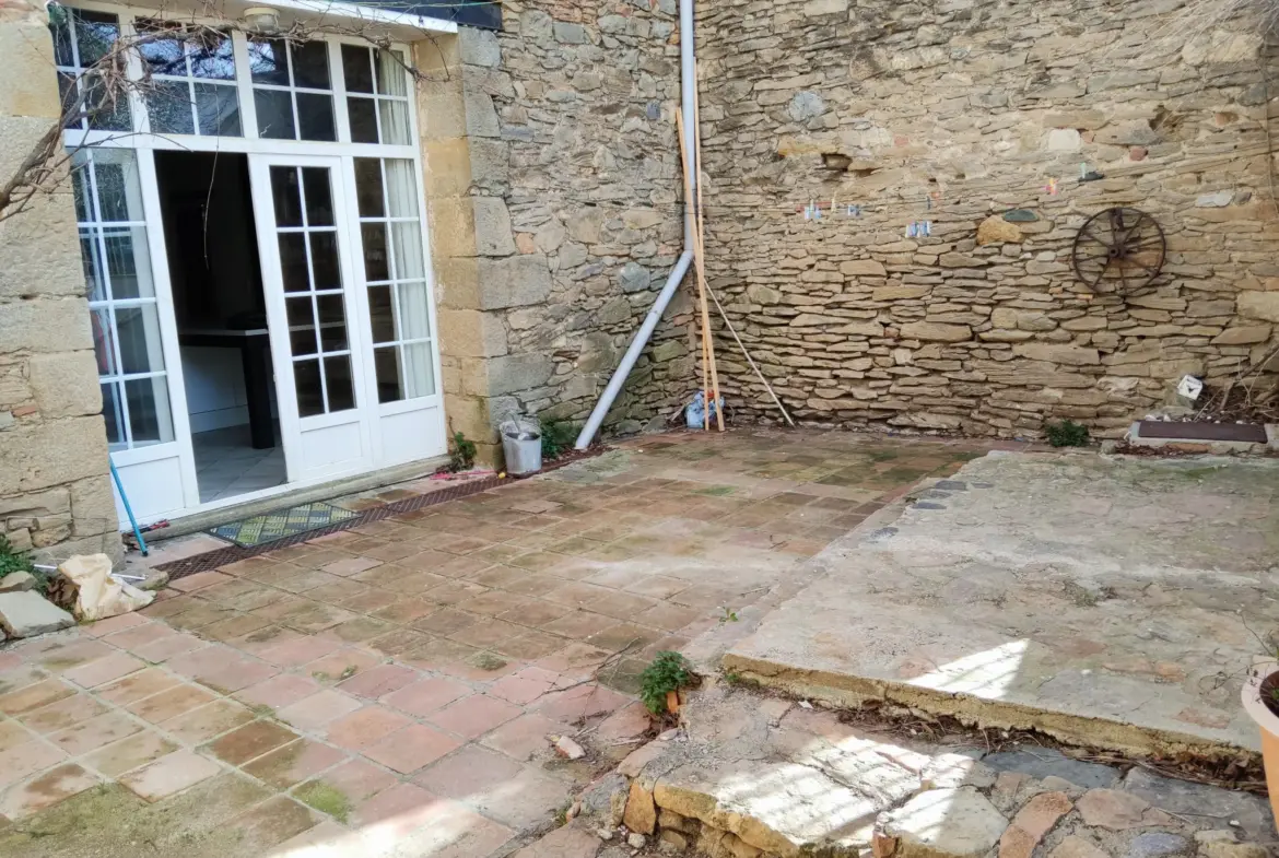 Maison familiale en pierre à vendre à Félines-Minervois 